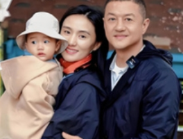 李亚鹏妻子自曝没钱从大平层换小房，引发生活热议