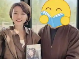 52岁董卿近照曝光：岁月不败美人，优雅依旧