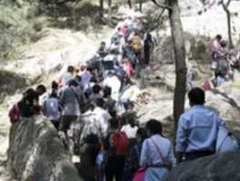 泰山"陪爬经济"爆发：2天赚2000元背后的服务消费升级