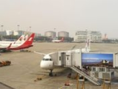 东航年报里的航空业寒冬：42亿亏损背后的"高空经济学"