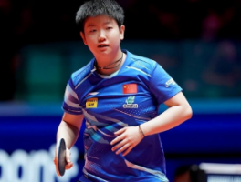 孙颖莎拿毛巾擦完桌子又擦脸，背后故事引关注