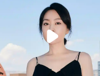 闫妮“送外卖”被偶遇：平凡生活中的真实与可爱