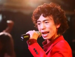 时代终于追上了庞麦郎：一个"荒诞偶像"的祛魅与救赎