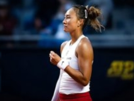 郑钦文回应首胜萨巴伦卡：玄学助力，专注自我