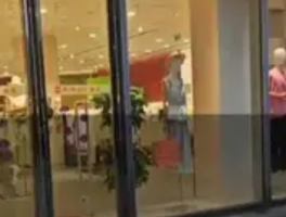 服装连锁店回应Logo撞脸小米：设计源自品牌元素，无刻意模仿