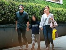 霍建华林心如带女儿逛街，阖家温馨绘就生活诗画