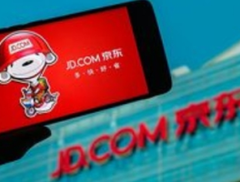 京东称有外卖骑手遭遇2选1：行业恶性竞争下的骑手困境