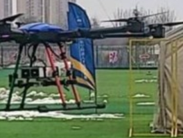 00后女生玩转无人机年入40万：谁说天上不能淘金？