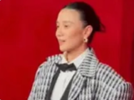 宋佳是来红毯过冬的吧