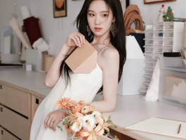 陈都灵白裙造型美上热搜